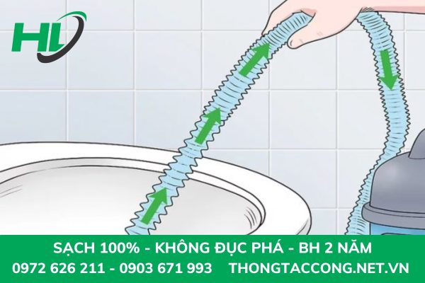 Sử dụng máy hút bụi để thông tắc bồn cầu 
