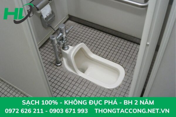 Dấu hiệu bồn cầu ngồi xổm bị tắc 