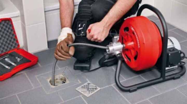 thông tắc cống bằng máy lò xo