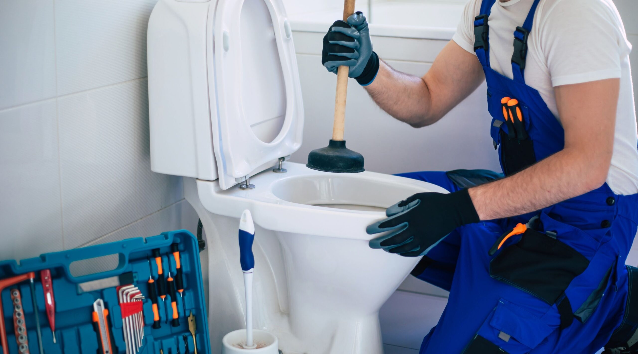 Thông Tắc Bồn Cầu Quốc Oai Uy Tín Xử Lý Nhanh, Sạch Và Triệt Để